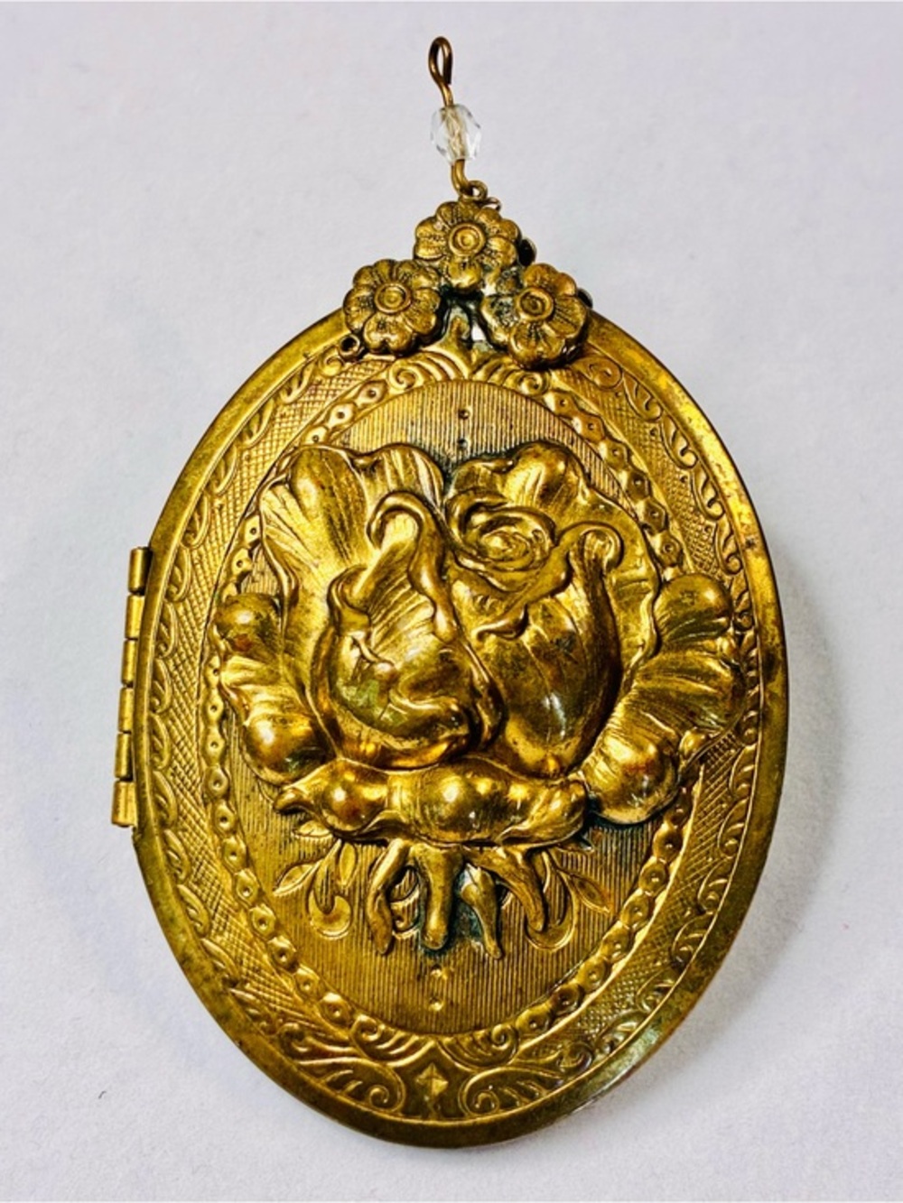 Antique Art Nouveau Ornate Floral Oval Gold Tone Double Photo Locket Chunky